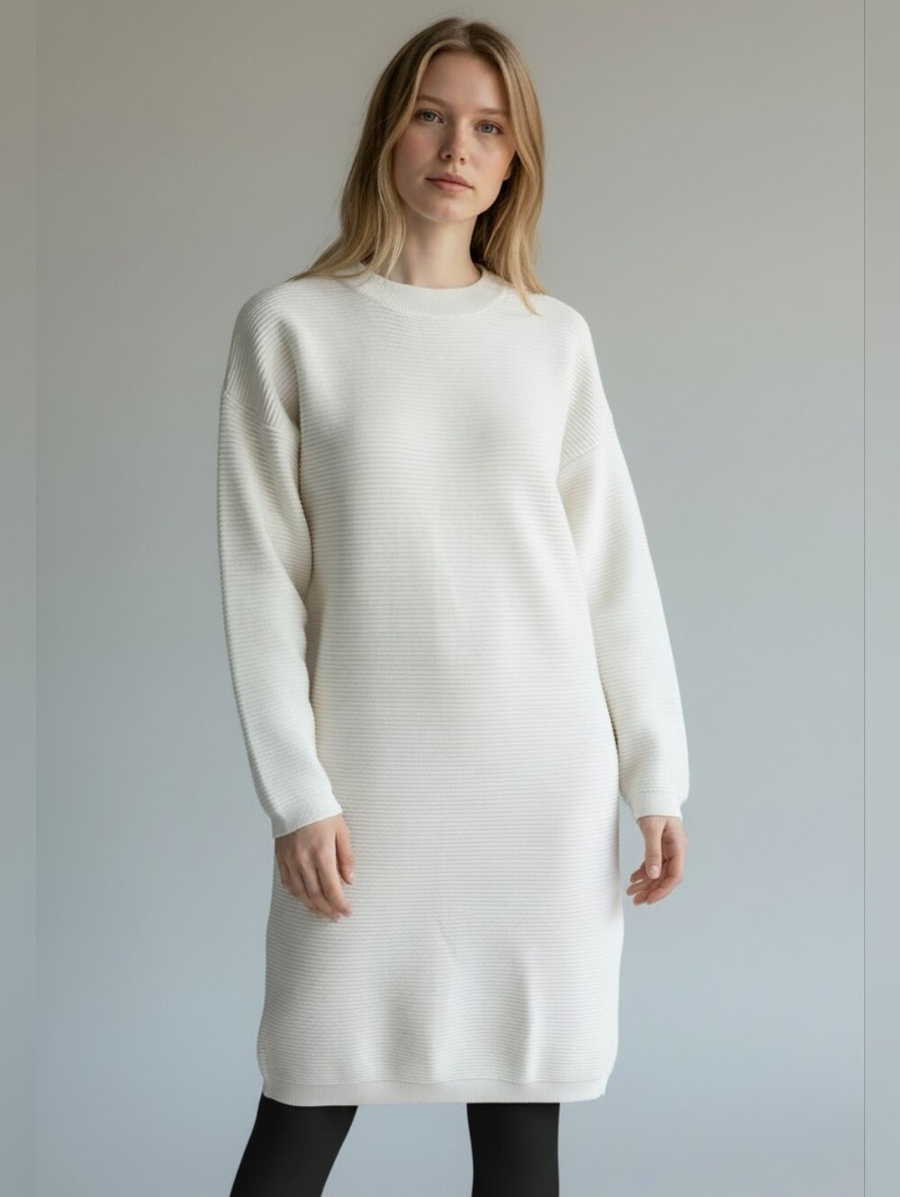 ViCOLO Made In Italy Ribbed Crew Neck Long  Sweater in White. Size S/M.
